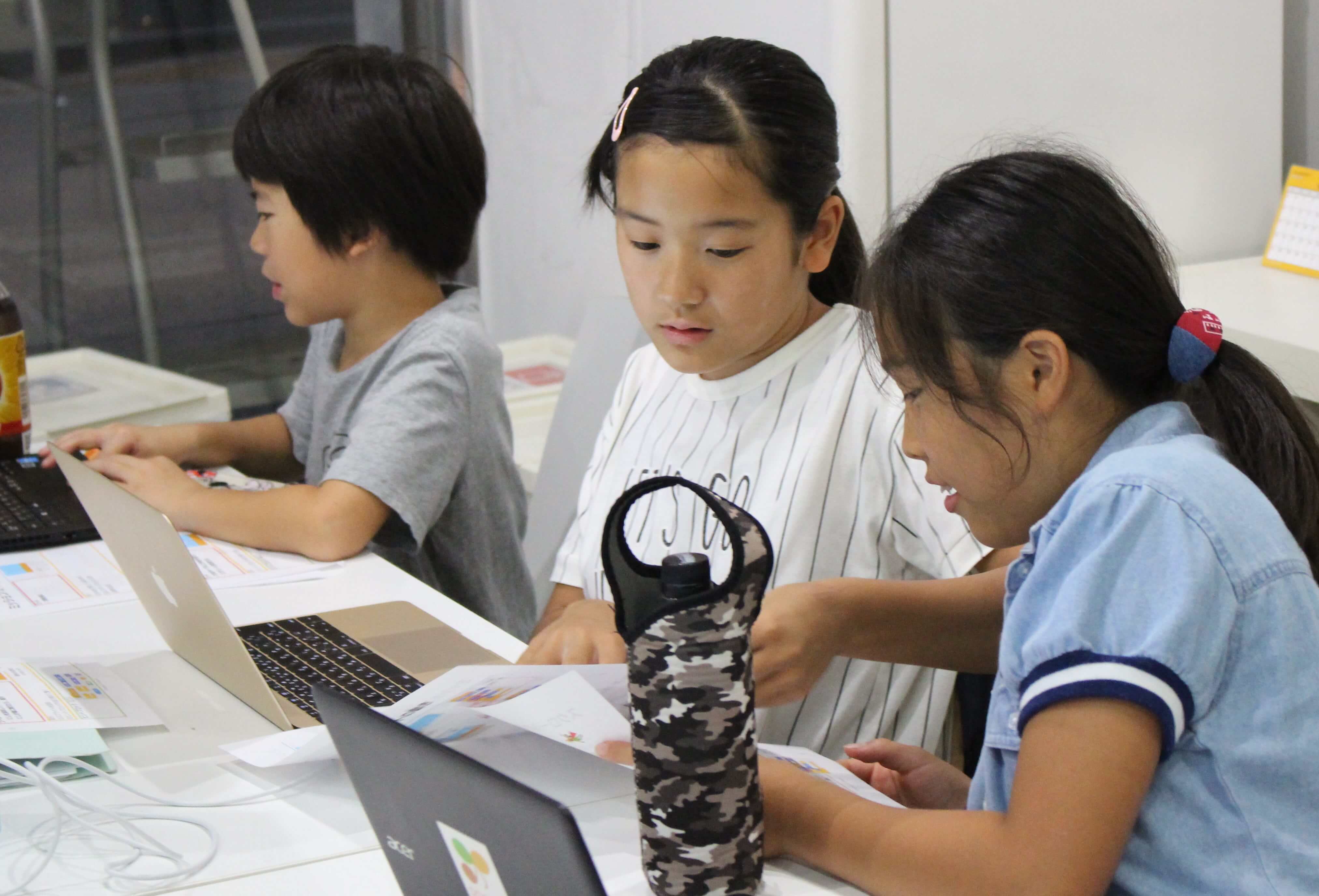 ロボットだけでなくScratchも学べます