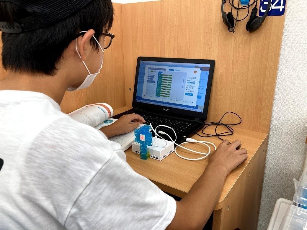 スクラッチ型のプログラミングを学ぶ