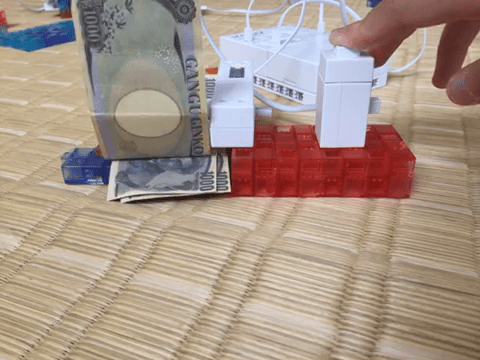 お小遣いを配る機械